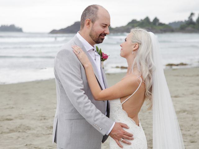 Daniel and Lisa&apos;s wedding in Tofino, British Columbia 36
