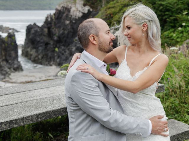 Daniel and Lisa&apos;s wedding in Tofino, British Columbia 44