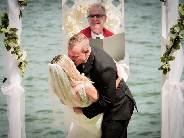 Thomas and Michelle&apos;s wedding in Oakville, Ontario 19