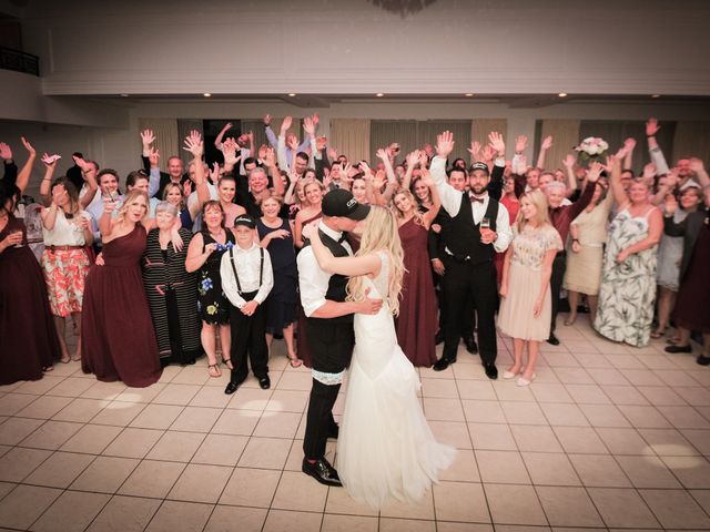 Thomas and Michelle's wedding in Oakville, Ontario 35