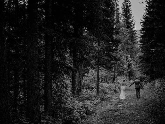 Derrick and Chelsea's wedding in Golden, British Columbia 9