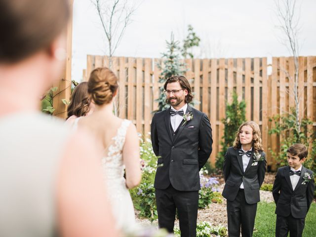 Jean-Philippe and Catherine&apos;s wedding in Saint-Charles-sur-Richelieu, Quebec 39
