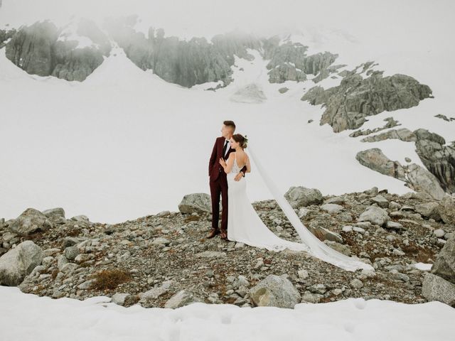 Josh and Rikki&apos;s wedding in Squamish, British Columbia 3