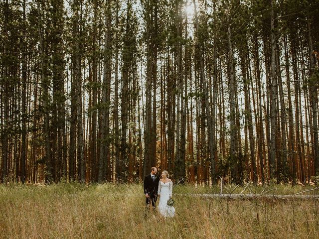 Dylan and Janelle's wedding in Steinbach, Manitoba 11