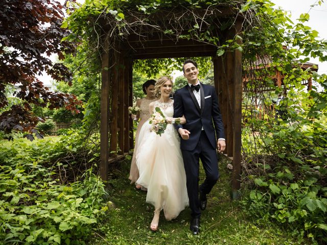 Philippe and Karine&apos;s wedding in Saint-Antoine-sur-Richelieu, Quebec 52