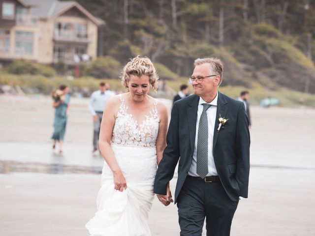 Diane and Gerry&apos;s wedding in Tofino, British Columbia 11