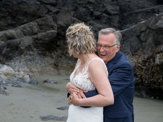 Diane and Gerry&apos;s wedding in Tofino, British Columbia 31