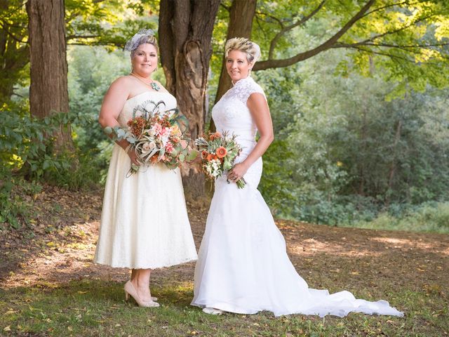 Tama Lynn and Amanda&apos;s wedding in Niagara Falls, Ontario 4