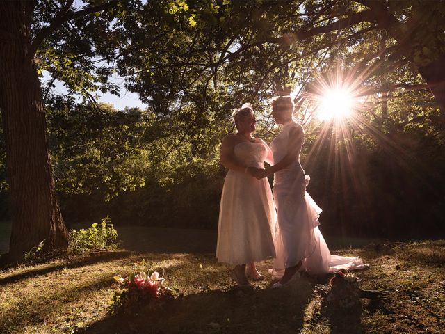 Tama Lynn and Amanda&apos;s wedding in Niagara Falls, Ontario 5