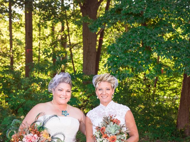Tama Lynn and Amanda&apos;s wedding in Niagara Falls, Ontario 14