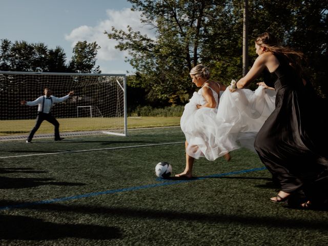 Maude and Louis Philippe&apos;s wedding in Laval, Quebec 3