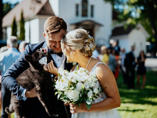 Maude and Louis Philippe&apos;s wedding in Laval, Quebec 166