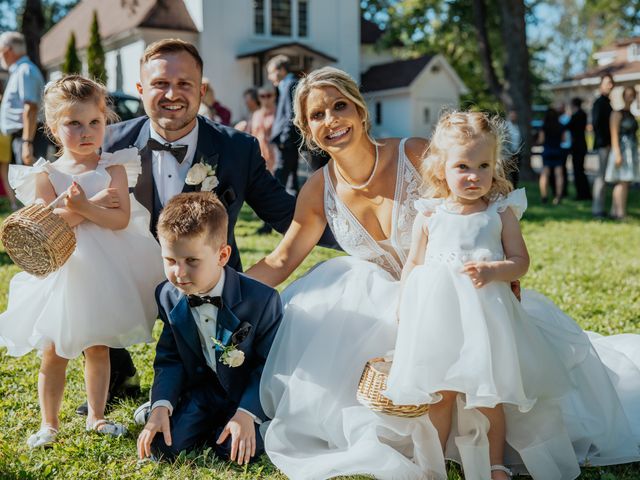 Maude and Louis Philippe&apos;s wedding in Laval, Quebec 170