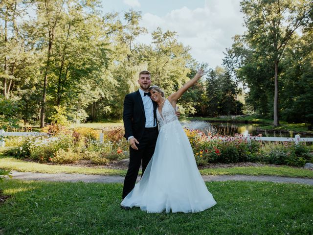 Maude and Louis Philippe&apos;s wedding in Laval, Quebec 199