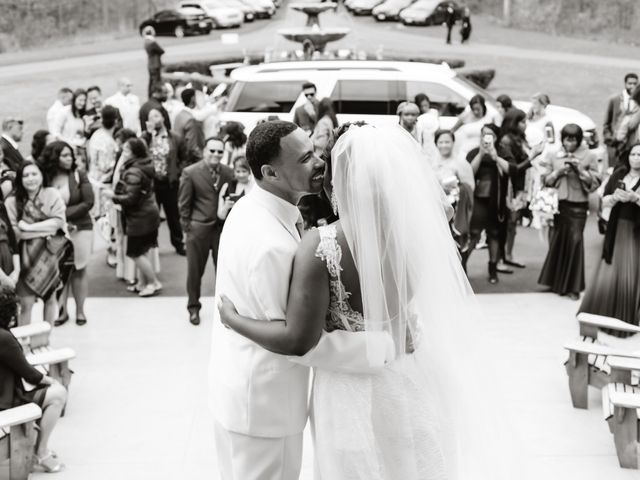 Kenzo and Janielle&apos;s wedding in Burlington, Ontario 36