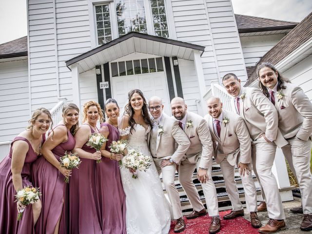 Anthony and Emilie's wedding in Terrebonne, Quebec 30