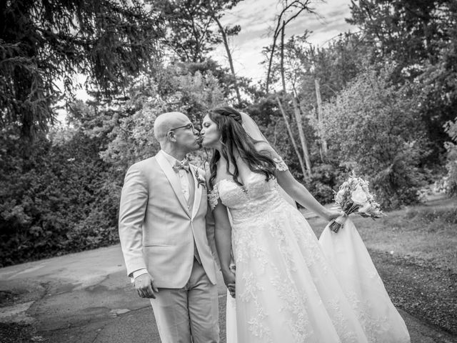 Anthony and Emilie's wedding in Terrebonne, Quebec 35