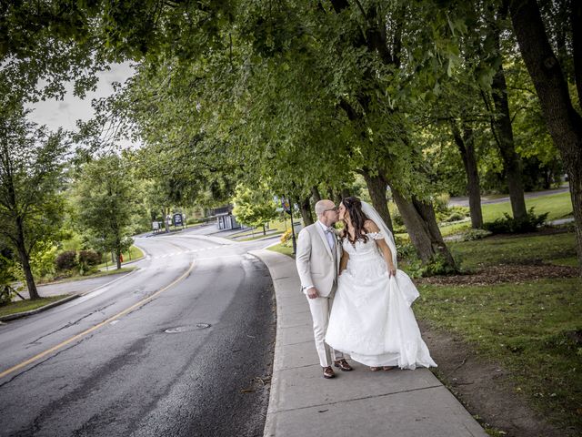 Anthony and Emilie's wedding in Terrebonne, Quebec 45