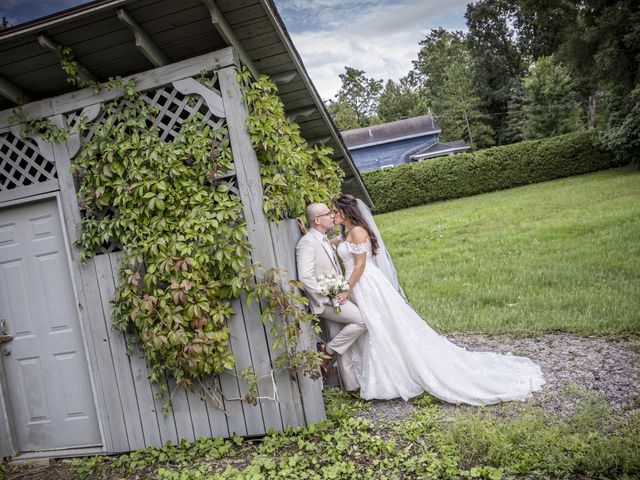 Anthony and Emilie's wedding in Terrebonne, Quebec 49