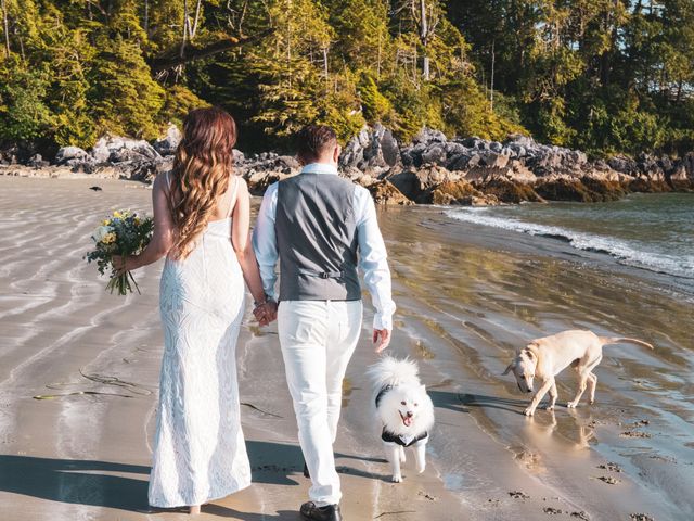 Lucas and Silvana&apos;s wedding in Tofino, British Columbia 8