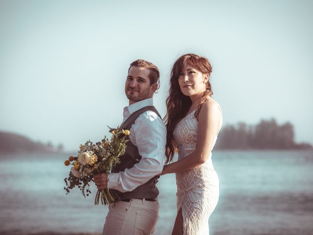 Lucas and Silvana&apos;s wedding in Tofino, British Columbia 29