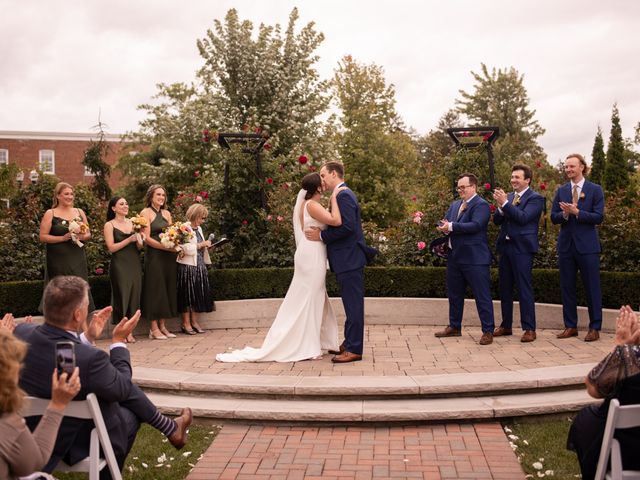 Brett and Maddy&apos;s wedding in Niagara on the Lake, Ontario 28