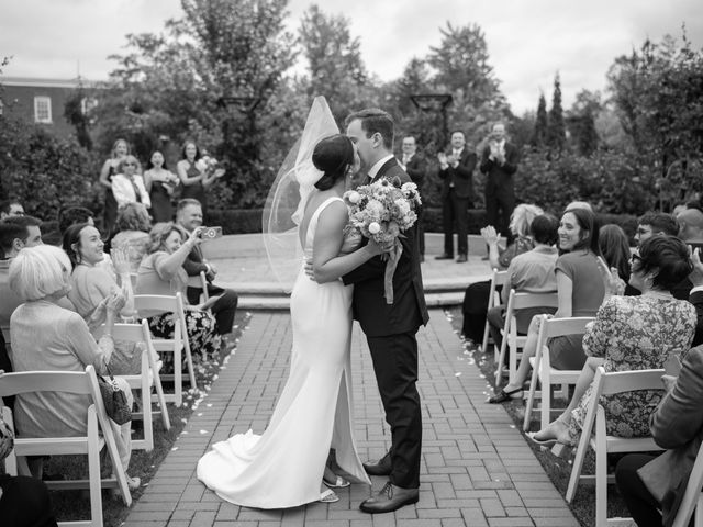 Brett and Maddy&apos;s wedding in Niagara on the Lake, Ontario 34