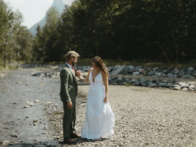 Jordan and Jenna&apos;s wedding in Canmore, Alberta 18