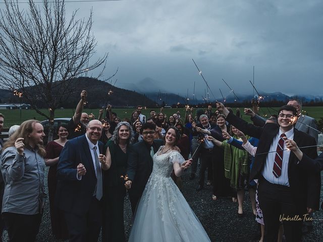 Jenna and Emily&apos;s wedding in Agassiz, British Columbia 5
