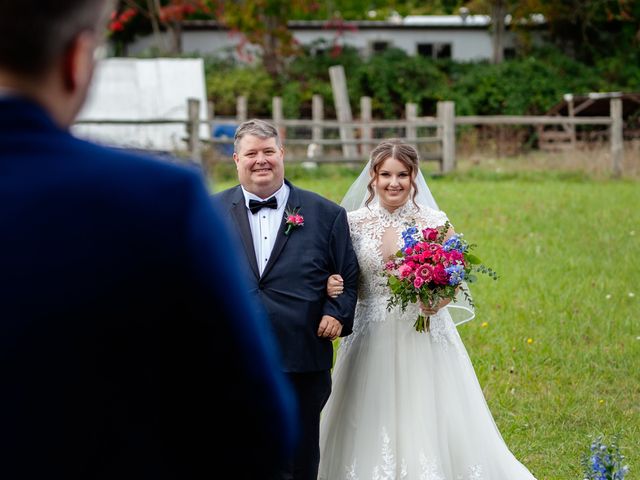 Chance and Jessica&apos;s wedding in Duncan, British Columbia 28