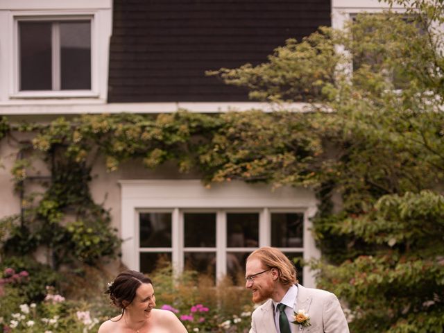 Adam and Lindsay&apos;s wedding in Cambridge, Ontario 15