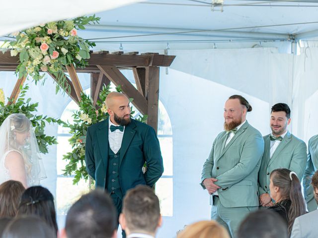 Phil and Ana&apos;s wedding in Saint-Joseph-du-Lac, Quebec 6