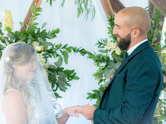 Phil and Ana&apos;s wedding in Saint-Joseph-du-Lac, Quebec 24