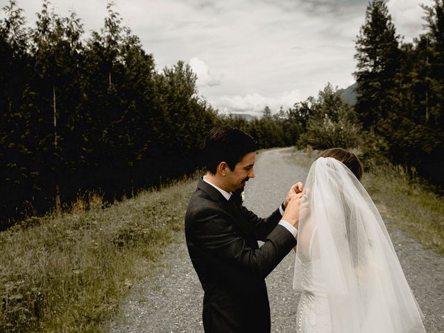 Fernanda and Jonah&apos;s wedding in Agassiz, British Columbia 23