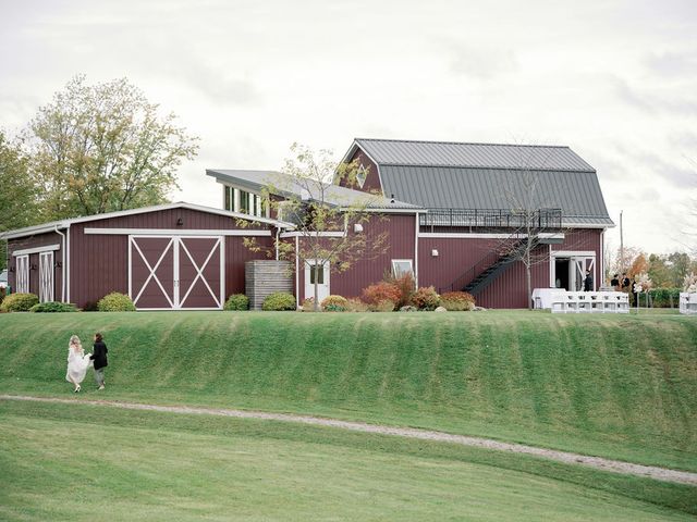 Michael and Lindsay&apos;s wedding in Beamsville, Ontario 45