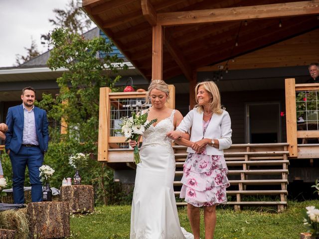 Georgia and Jan&apos;s wedding in Lac La Hache, British Columbia 28