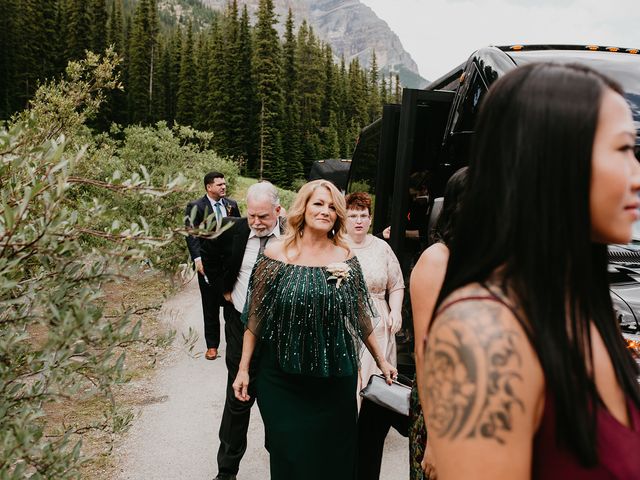 Jordan and Melissa&apos;s wedding in Banff, Alberta 8