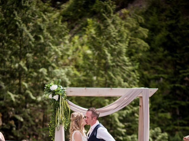 Pamela and Michael&apos;s wedding in Squamish, British Columbia 16