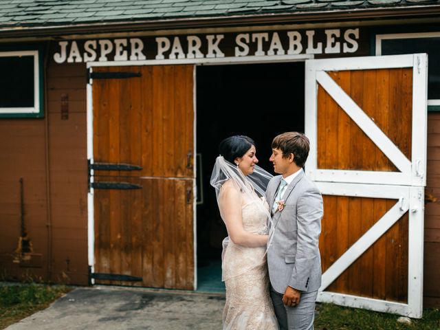 Graeme and Stephanie&apos;s wedding in Jasper, Alberta 23