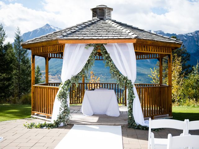 Riley Frame and Kimberly White&apos;s wedding in Canmore, Alberta 48