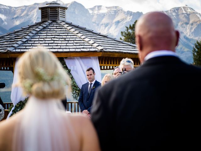 Riley Frame and Kimberly White&apos;s wedding in Canmore, Alberta 51