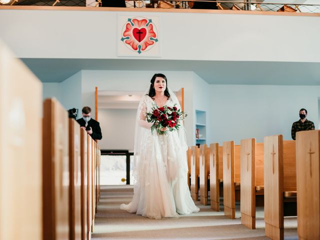Michael and Samantha&apos;s wedding in Pembroke, Ontario 10
