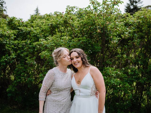 Julia and Daniel's wedding in Victoria, British Columbia 19