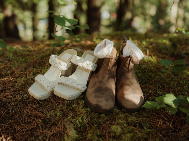 Johny and Taya&apos;s wedding in Squamish, British Columbia 10