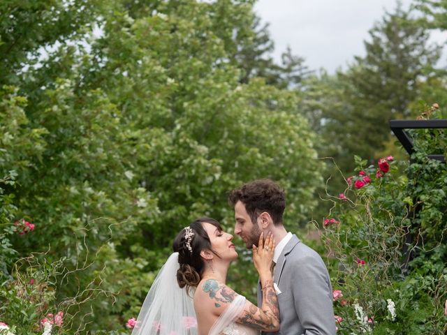 David and Madeline's wedding in Niagara on the Lake, Ontario 45