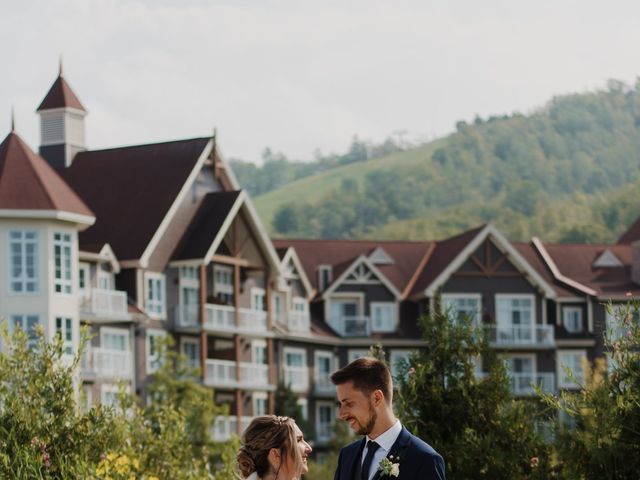 Brandon and Carly&apos;s wedding in Blue Mountains, Ontario 7
