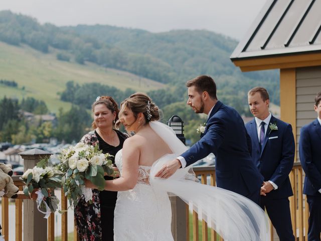 Brandon and Carly&apos;s wedding in Blue Mountains, Ontario 40