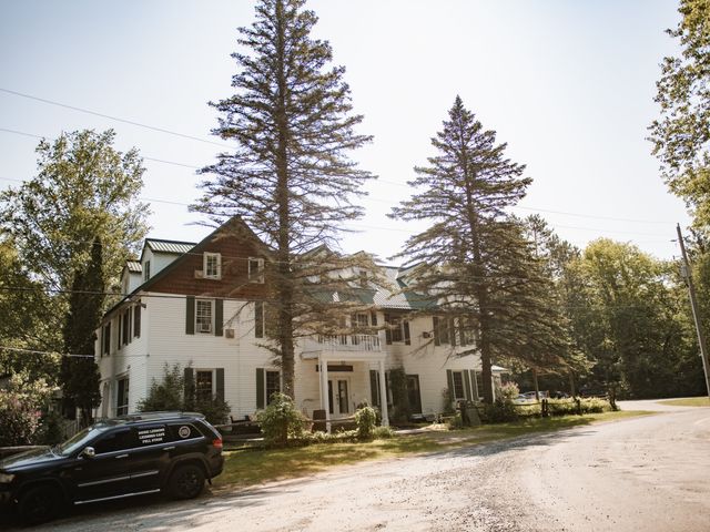 Jarrett and Emily&apos;s wedding in Huntsville, Ontario 3