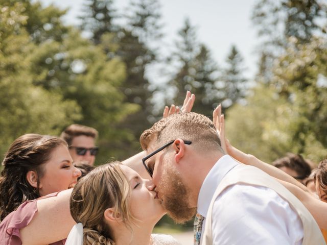 Jarrett and Emily&apos;s wedding in Huntsville, Ontario 18