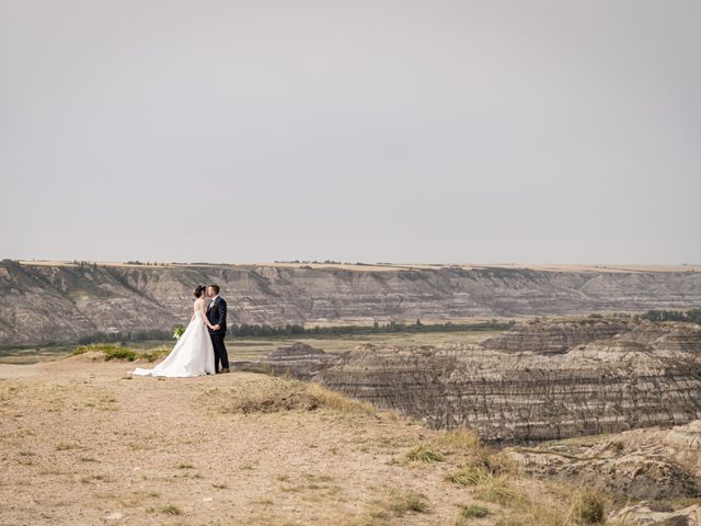 Luke and Emma&apos;s wedding in Drumheller, Alberta 29